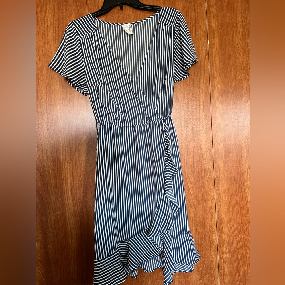 Naif stripped middi dress.